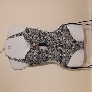 NEW BLUE RIO black white bathingsuit L